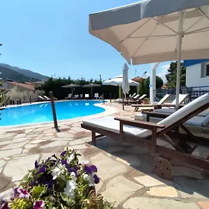 https://villa-riviera.hotelschalkidiki.net
